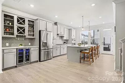 7017 Running Spring Drive, Charlotte, NC 28205 - Photo 3