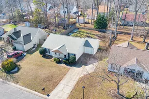 10018 Meadowmead Ct, Charlotte, NC 28273 - Photo 31