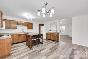 10018 Meadowmead Ct, Charlotte, NC 28273 - Photo 7