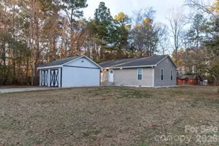 138 Pacific Dr, Statesville, NC 28677 - Photo 1