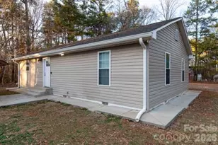 138 Pacific Dr, Statesville, NC 28677 - Photo 1