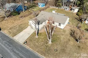 54 Mt Carmel Dr, Asheville, NC 28806 - Photo 3