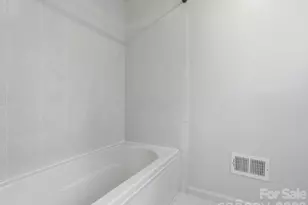 6148 Wheeler Dr, Charlotte, NC 28211 - Photo 29