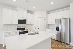 1419 Blue Jay St, Newton, NC 28658 - Photo 5