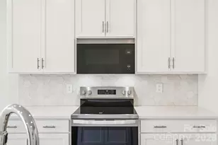 1419 Blue Jay St, Newton, NC 28658 - Photo 7