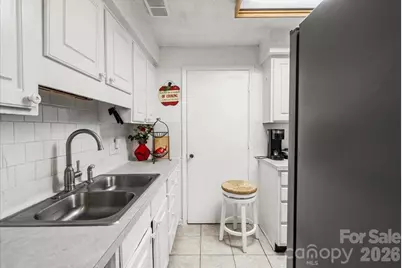 6123 Honeysuckle Lane, Charlotte, NC 28212 - Photo 13