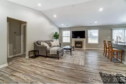 5519 Waverly Lynn Lane, Charlotte, NC 28269 - Photo 5