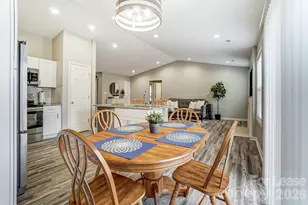 5519 Waverly Lynn Ln, Charlotte, NC 28269 - Photo 17