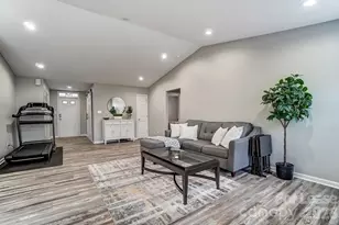 5519 Waverly Lynn Ln, Charlotte, NC 28269 - Photo 7