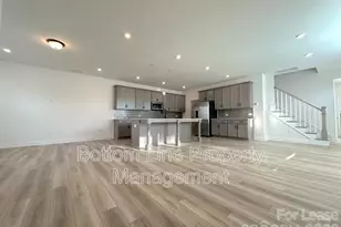 2938 Clyde Dr, Charlotte, NC 28208 - Photo 3