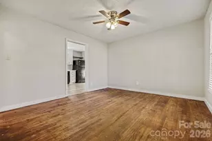 3736 Durham Ln, Charlotte, NC 28269 - Photo 5