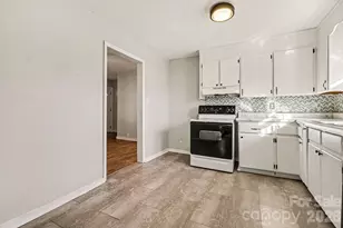 3736 Durham Ln, Charlotte, NC 28269 - Photo 9