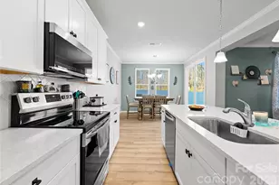 8134 Merryvale Ln, Charlotte, NC 28214 - Photo 13