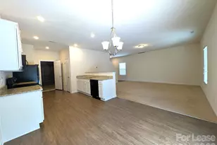 8321 Kneller St, Charlotte, NC 28215 - Photo 5