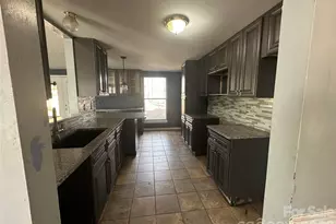 6011 Sunset Chase Ln, Charlotte, NC 28212 - Photo 7