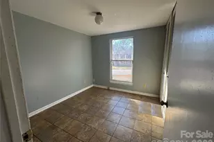 6011 Sunset Chase Ln, Charlotte, NC 28212 - Photo 9