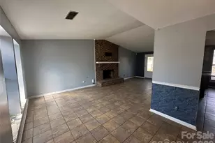 6011 Sunset Chase Ln, Charlotte, NC 28212 - Photo 3