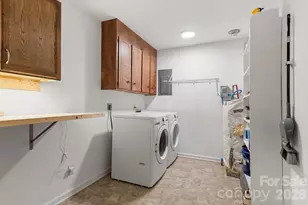 9118 Windjammer Dr, Tega Cay, SC 29708 - Photo 17