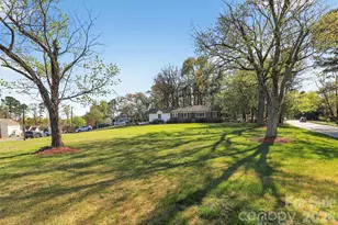 5525 Alpine Ln, Charlotte, NC 28269 - Photo 19