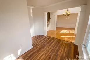 10803 Fountaingrove Dr, Charlotte, NC 28262 - Photo 9