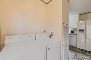 321 Shovel Creek Rd, Waynesville, NC 28786 - Photo 17