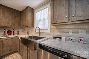 1070 Cottrell Hill Rd, Lenoir, NC 28645 - Photo 9