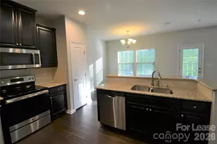 1606 Fleetwood Dr, Charlotte, NC 28208 - Photo 7