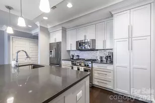 222 S Caldwell St, Charlotte, NC 28202 - Photo 3