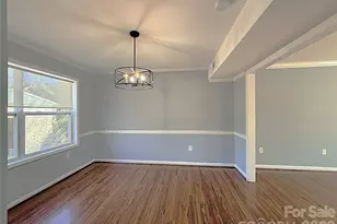 6430 Farmingdale Dr, Charlotte, NC 28212 - Photo 7