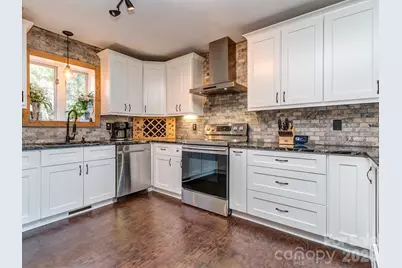 8723 Crestview Drive, Waxhaw, NC 28173 - Photo 9