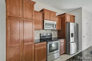 608 Cahill Ln, Fort Mill, SC 29715 - Photo 9