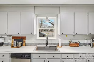 7501 Lancashire Dr, Mint Hill, NC 28227 - Photo 17