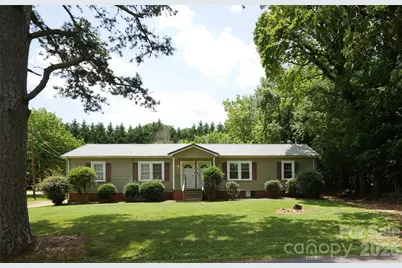 611 6th Street SW, Conover, NC 28613 - Photo 1