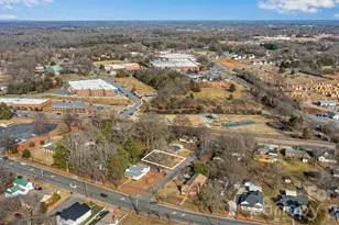 105 9th St SE, Conover, NC 28613 - Photo 7