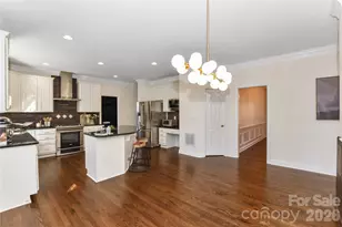 8127 Grahamson Ln, Charlotte, NC 28269 - Photo 9