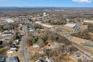 109 9th St SE, Conover, NC 28613 - Photo 7