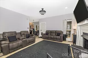 636 Sentinel Oak Ln, Charlotte, NC 28214 - Photo 13