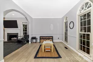 636 Sentinel Oak Ln, Charlotte, NC 28214 - Photo 9