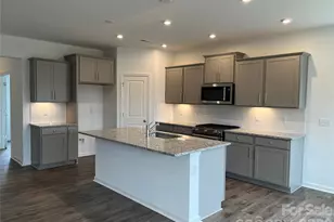 12121 Bradshaw Ct, Charlotte, NC 28278 - Photo 7