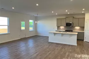 12061 Bradshaw Ct, Charlotte, NC 28278 - Photo 7