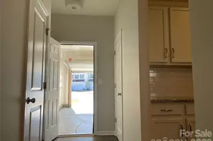 5918 River Mdw Ct, Charlotte, NC 28213 - Photo 3