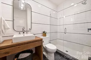 2421 Kenmore Ave, Charlotte, NC 28204 - Photo 17