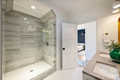 2421 Kenmore Avenue, Charlotte, NC 28204 - Photo 21