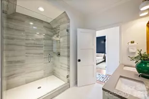 2421 Kenmore Ave, Charlotte, NC 28204 - Photo 21