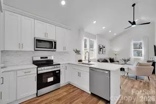 122 Plumtree Ln, Statesville, NC 28677 - Photo 13