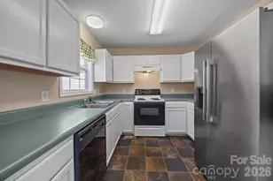 300 Chinaberry Dr, China Grove, NC 28023 - Photo 9