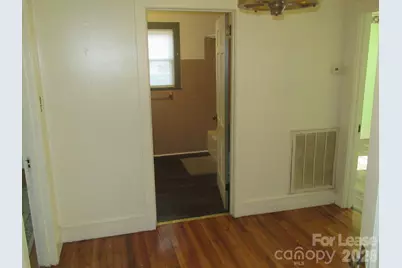 1073 W Nc 150 Highway, Lincolnton, NC 28092 - Photo 11