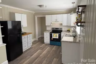 614 N Rhyne St, Gastonia, NC 28054 - Photo 11