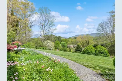 60 Club Knoll Avenue, Waynesville, NC 28786 - Photo 11