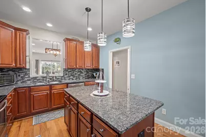 1107 16th Avenue Place NW, Hickory, NC 28601 - Photo 5